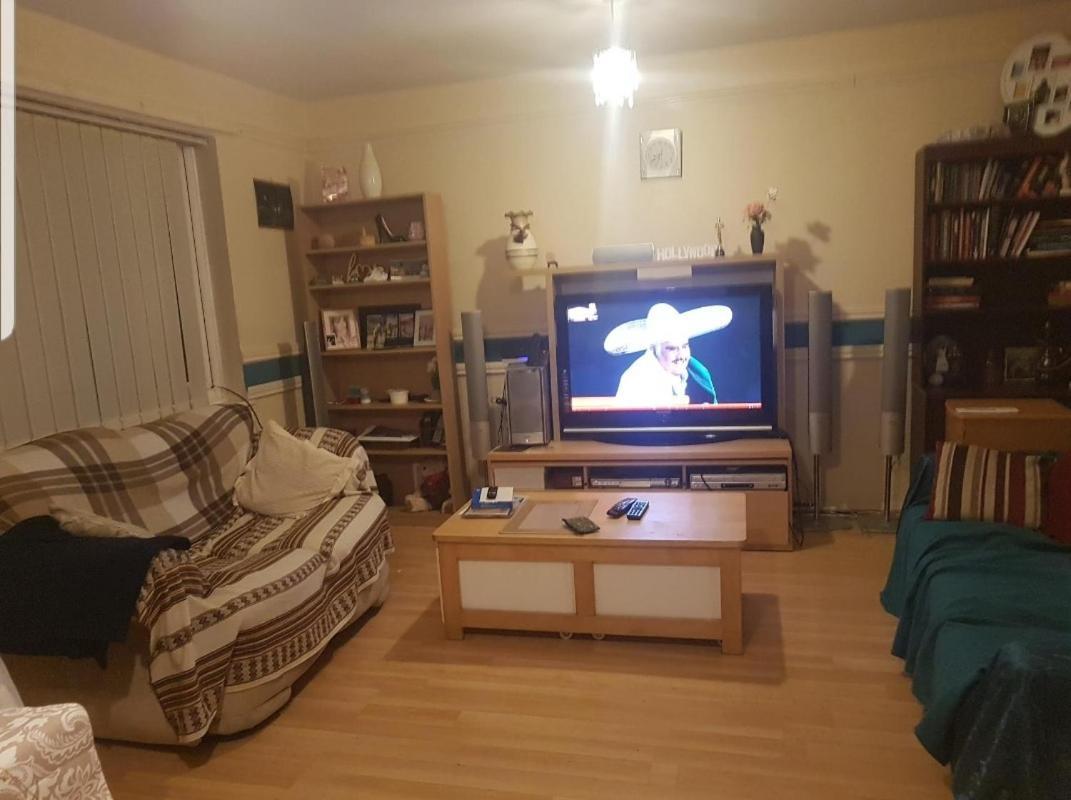 Double Bedroom In リヴァプール エクステリア 写真